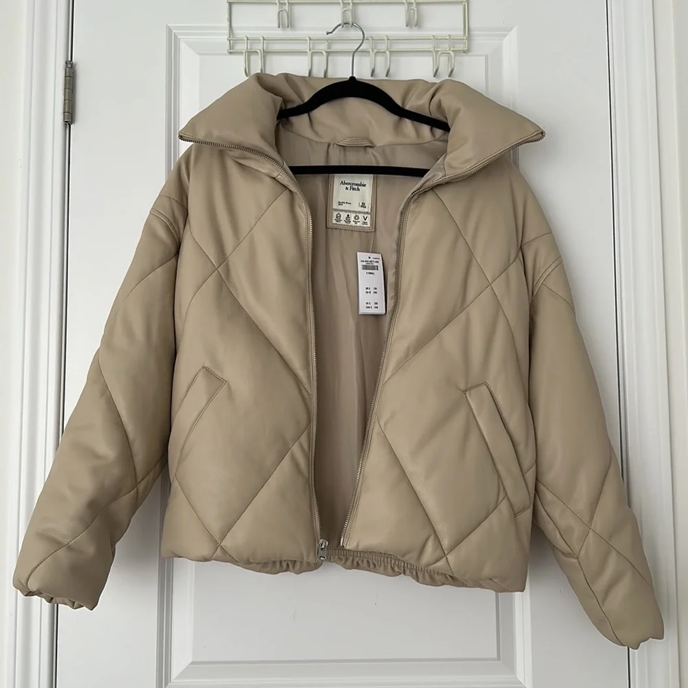 NWT A&F Oversized Vegan Leather Diamond Puffer (Cream, XS) - Picture 1 of 5